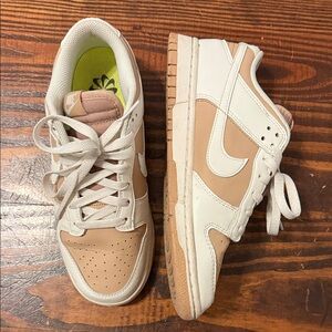 Women’s Nike Dunks